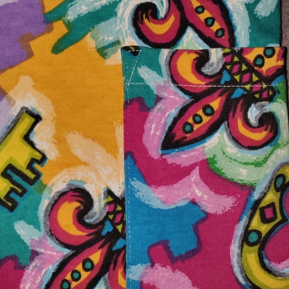 In Charge | VINTAGE MARDI GRAS SHORT SLEEVE T-SHIRT WITH SHOULDER PADS  ONE SIZE - Picture 8 of 15